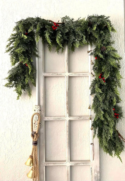 🎄🌺 Artificial Red Berries Cedar Garland 🇺🇸 UV-Resistant, Premium Quality and Durable